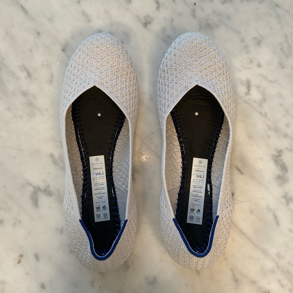 Size 6.5 white honeycomb Rothy’s